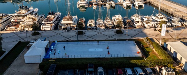 Used Mobile Real Ice Rink 300m2