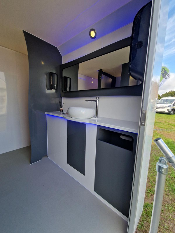 3+2 Toilet Trailer for sale