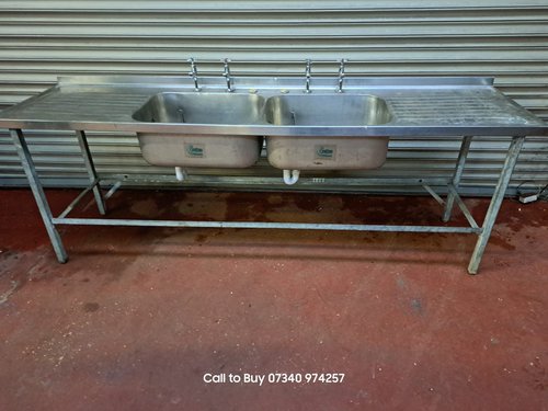Freestanding double sink for catering