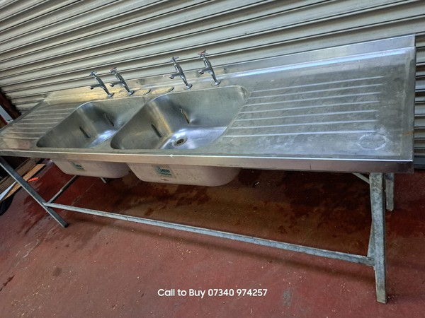 Freestanding washing up double sink