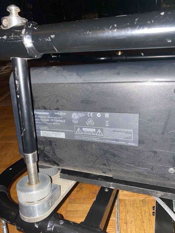 Used Panasonic PT-DZ870 Projector Used Panasonic PT-DZ870 Projector