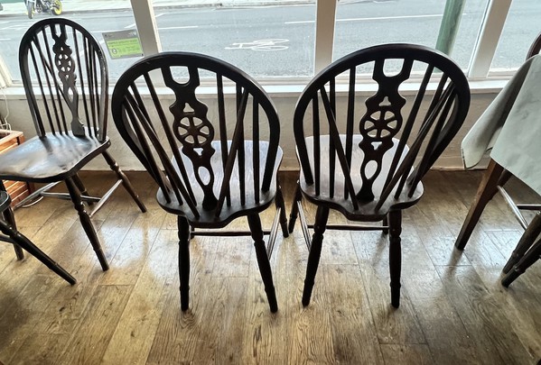 Traditional dining chairs Traditional dining chairs