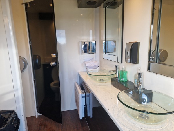 3+1 Recirculating Toilet Trailer 3+1 Recirculating Toilet Trailer