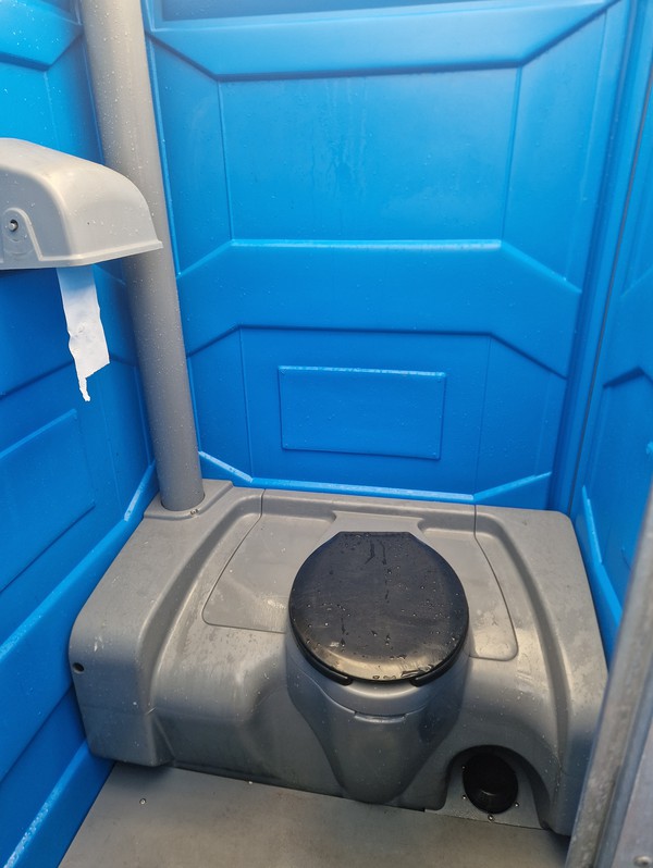 10x Portable Toilets