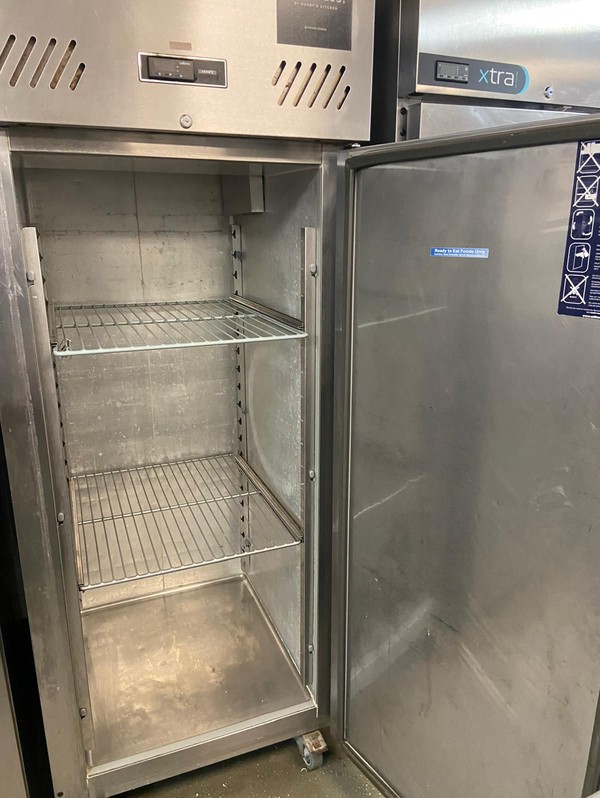 Secondhand Commercial Upright Fridge Secondhand Commercial Upright Fridge