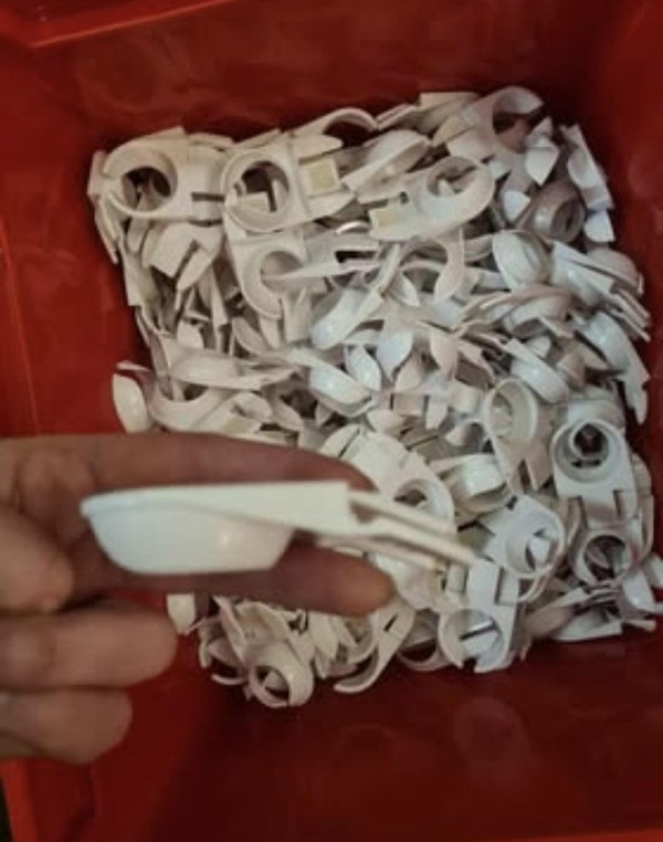 Secondhand 282x Wine Plate Clips