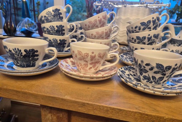 Secondhand Churchill Vintage Prints Crockery