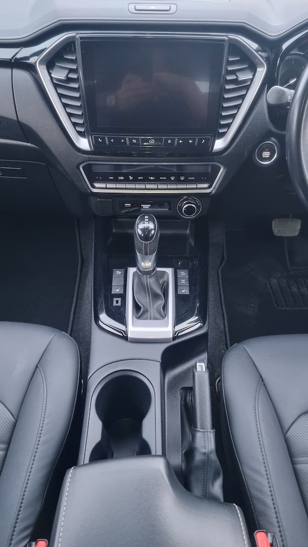 Isuzu D-Max V-Cross Pick Up - Cheshire 11 Isuzu D-Max V-Cross Pick Up - Cheshire 11