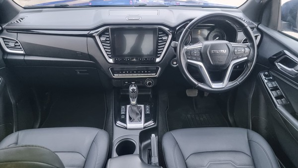 Isuzu D-Max V-Cross Pick Up - Cheshire 10 Isuzu D-Max V-Cross Pick Up - Cheshire 10