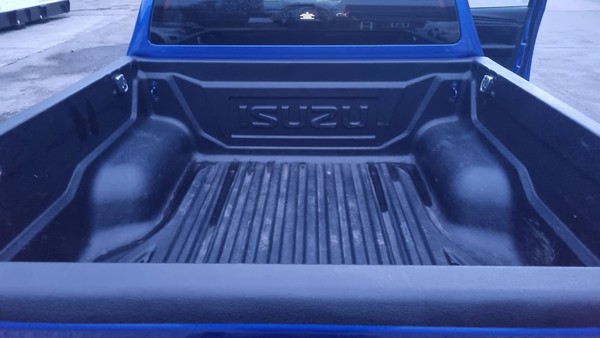 Isuzu D-Max V-Cross Pick Up - Cheshire 15 Isuzu D-Max V-Cross Pick Up - Cheshire 15