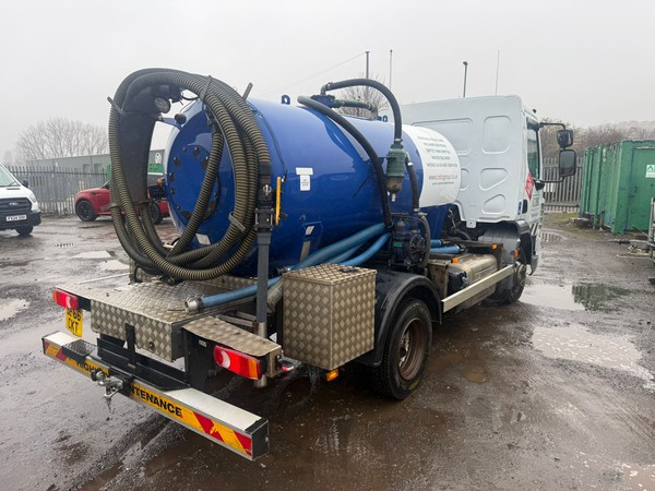 Vacuum tanker with tiger tail for sale Vacuum tanker with tiger tail for sale