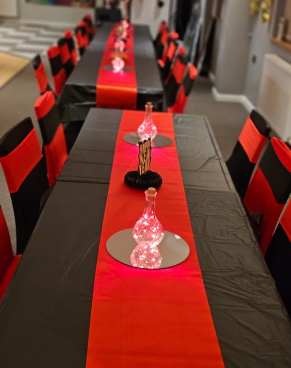 Red table runners