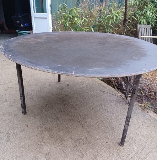 Secondhand Used 6x 5 Foot Round Tables For Sale