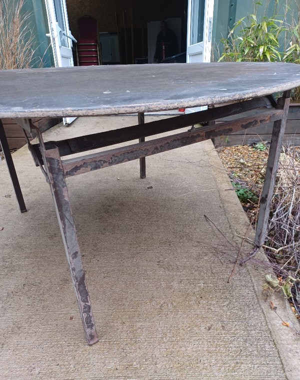 6x 5 Foot Round Tables