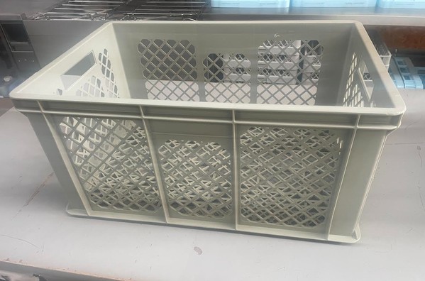 35x Ventilated Plastic Storage Crates