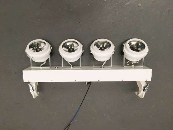 Pinspot 4 way Bar White