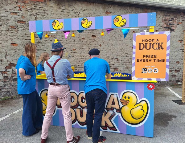 8ft x 8ft Hook A Duck Stall For Sale