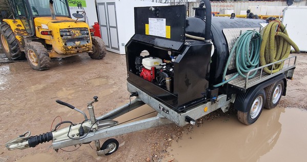 Rapide 450/150 gallon vacuum tanker trailer