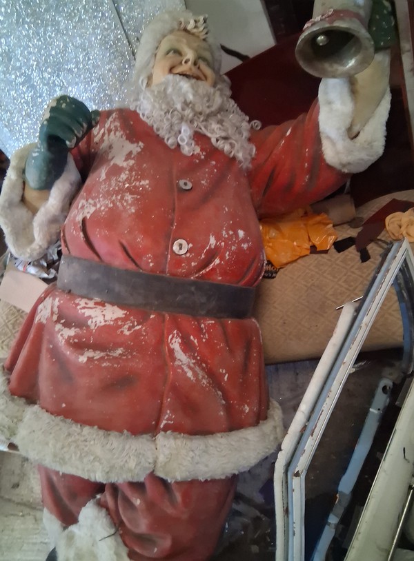 9ft Resin Santa Statue For Sale