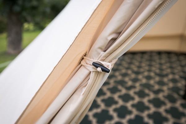Bell tent zip with tie backs