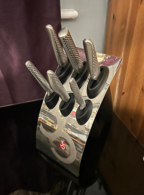Secondhand 6x Global Knives And Block