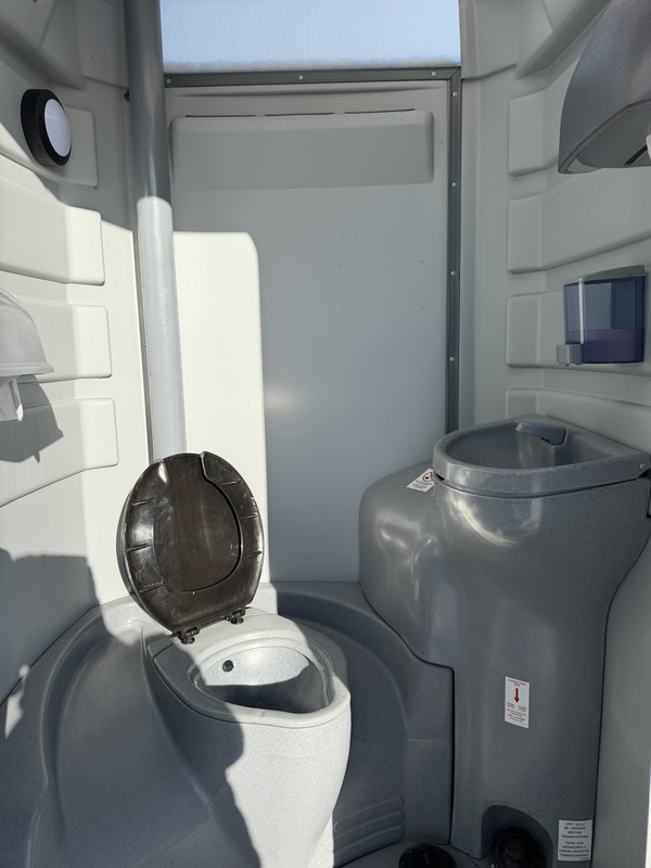 Aventa toilet trailer for sale Aventa toilet trailer for sale