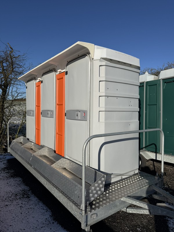 Aventa toilet trailer for sale