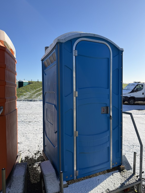 Toilet trailer for sale