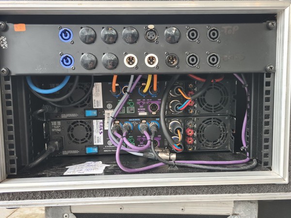 Amp rack rear