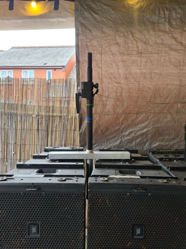 JBL VTS S28 mounting poles