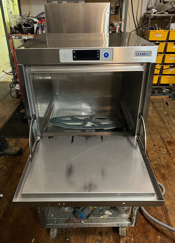 Used Classeq C500 Dishwasher Used Classeq C500 Dishwasher