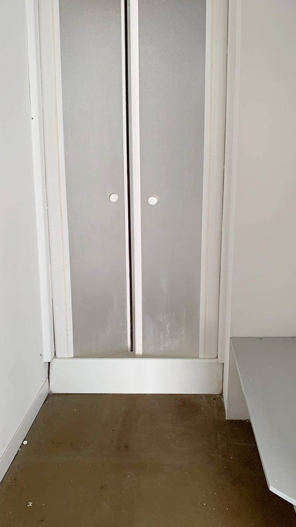 Shower cabin for sale (with toilets)