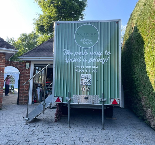 1 + 1 Toilet Trailer 1 + 1 Toilet Trailer