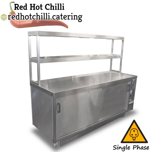 Hot cupboard with heated gantry