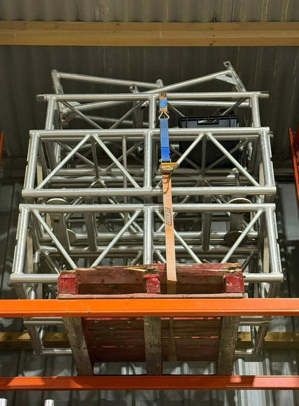 Aluminium truss support