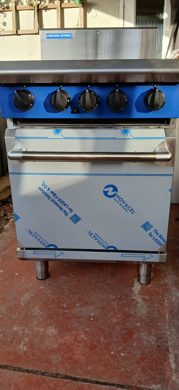 600mm cooker New Blue Seal G504