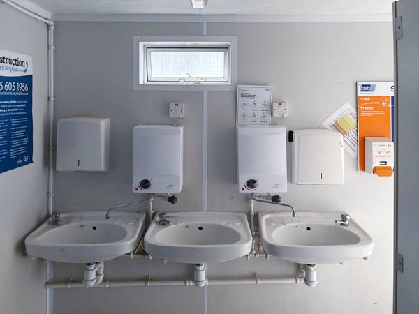 Hand washing sinks with hot water Hand washing sinks with hot water