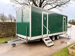 4 + 2 Toilet trailer for sale