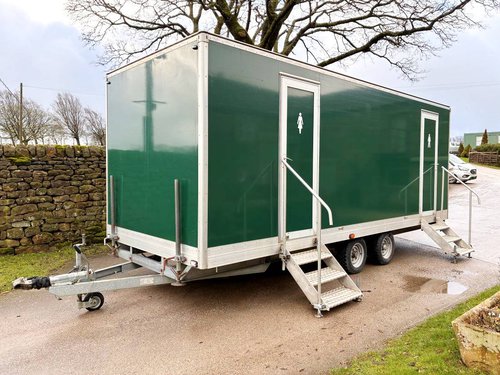 4 + 2 Toilet trailer for sale