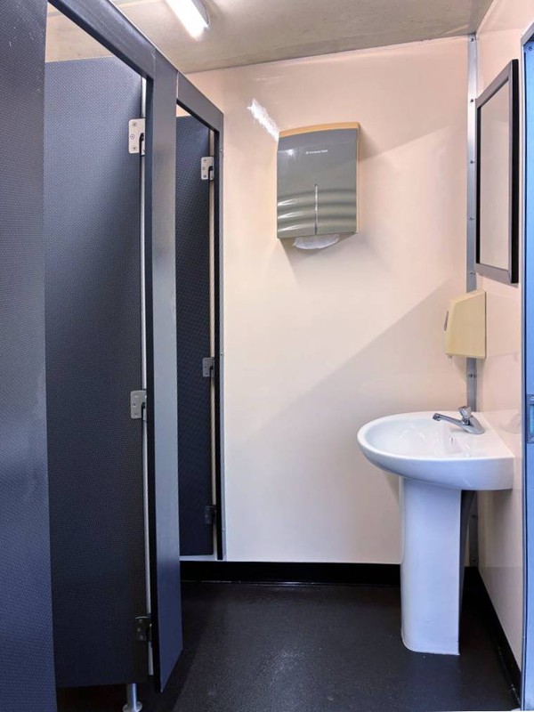 Toilet trailer for sale