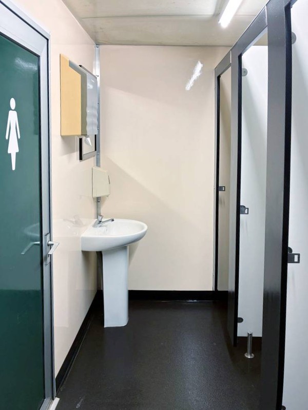 Toilet trailer ladies side