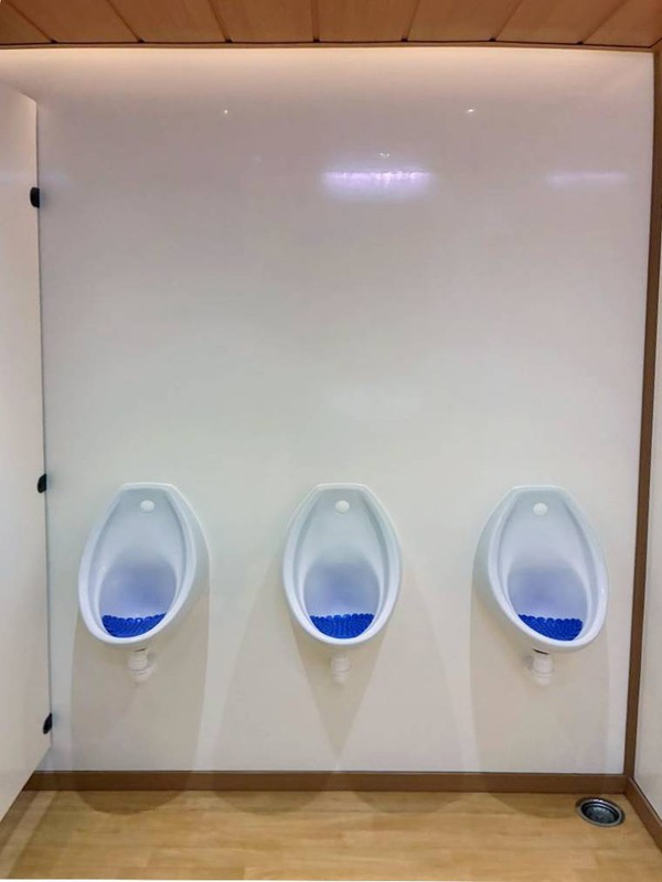 3+1 toilet trailer with urinals 3+1 toilet trailer with urinals