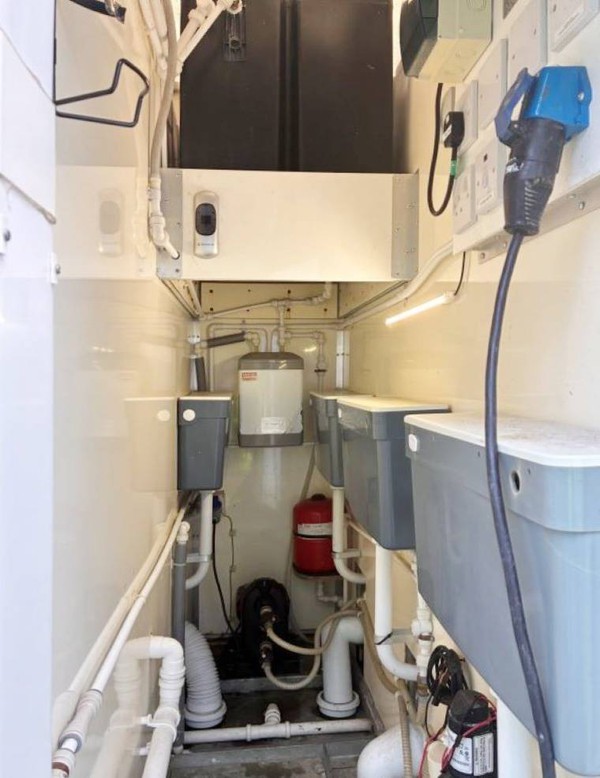 Toilet trailer service area Toilet trailer service area