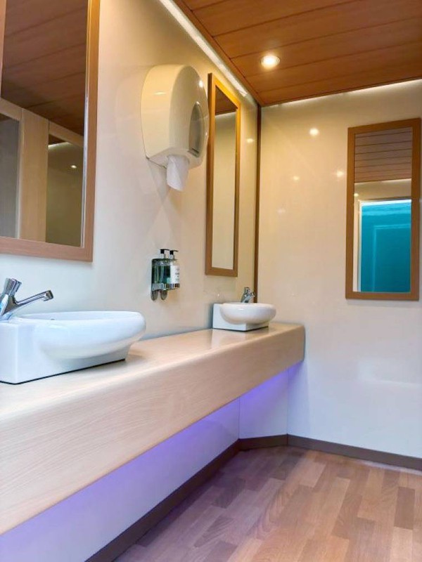 Wedding toilet trailer for sale Wedding toilet trailer for sale