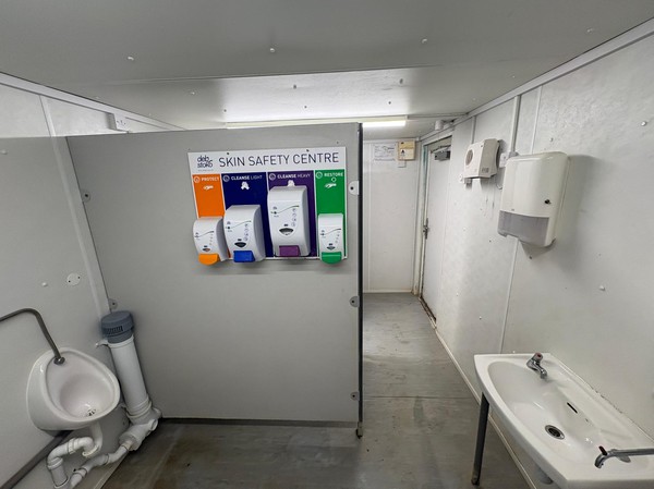 Secondhand 24ft x 9ft Toilet And Shower Cabin Secondhand 24ft x 9ft Toilet And Shower Cabin