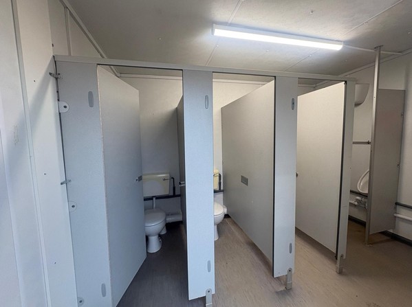 Secondhand 16ft x 9ft 3+1 Toilet Block For Sale Secondhand 16ft x 9ft 3+1 Toilet Block For Sale