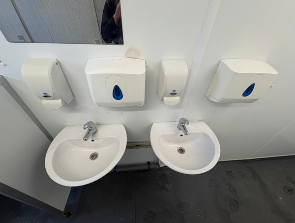 Secondhand Portable Toilet Cabin