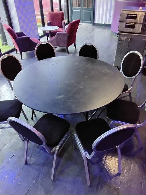 Banqueting tables and chairs for sale