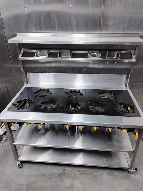 Gas cooker ideal for Indian restaurant