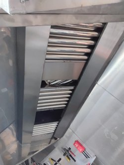 Extraction canopy with filters